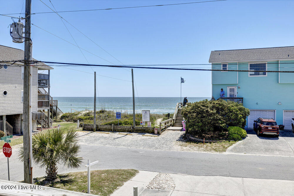 621 Shore Dr Surf City, NC 28445