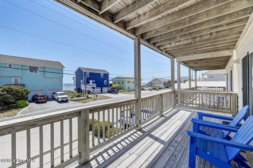 621 Shore Dr Surf City, NC 28445