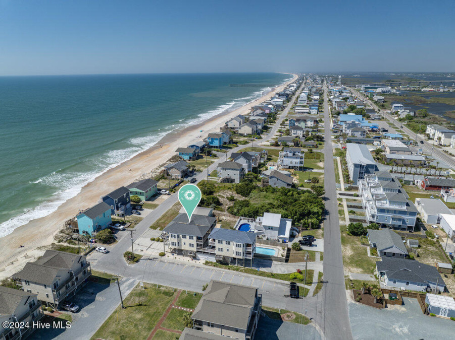 621 Shore Dr Surf City, NC 28445