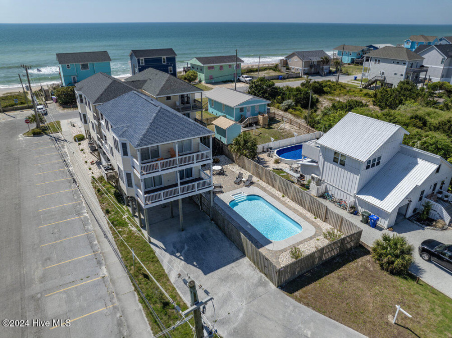 621 Shore Dr Surf City, NC 28445