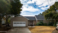 106 Cherry Ct Pine Knoll Shores, NC 28512