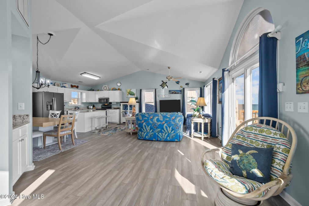 1308 Shore Dr Surf City, NC 28445