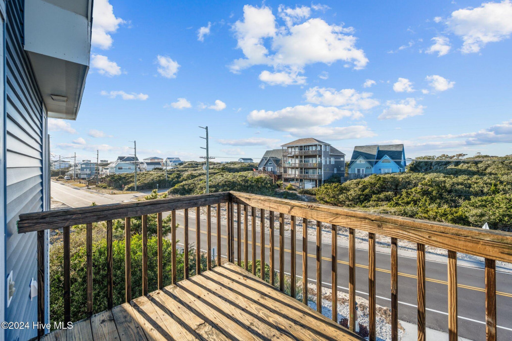 1308 Shore Dr Surf City, NC 28445