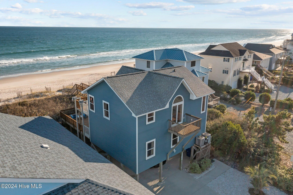 1308 Shore Dr Surf City, NC 28445