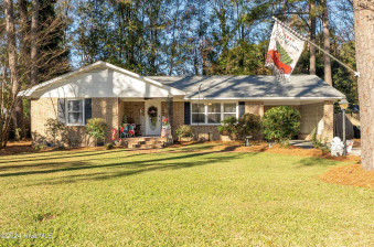 235 Oak St Wallace, NC 28466