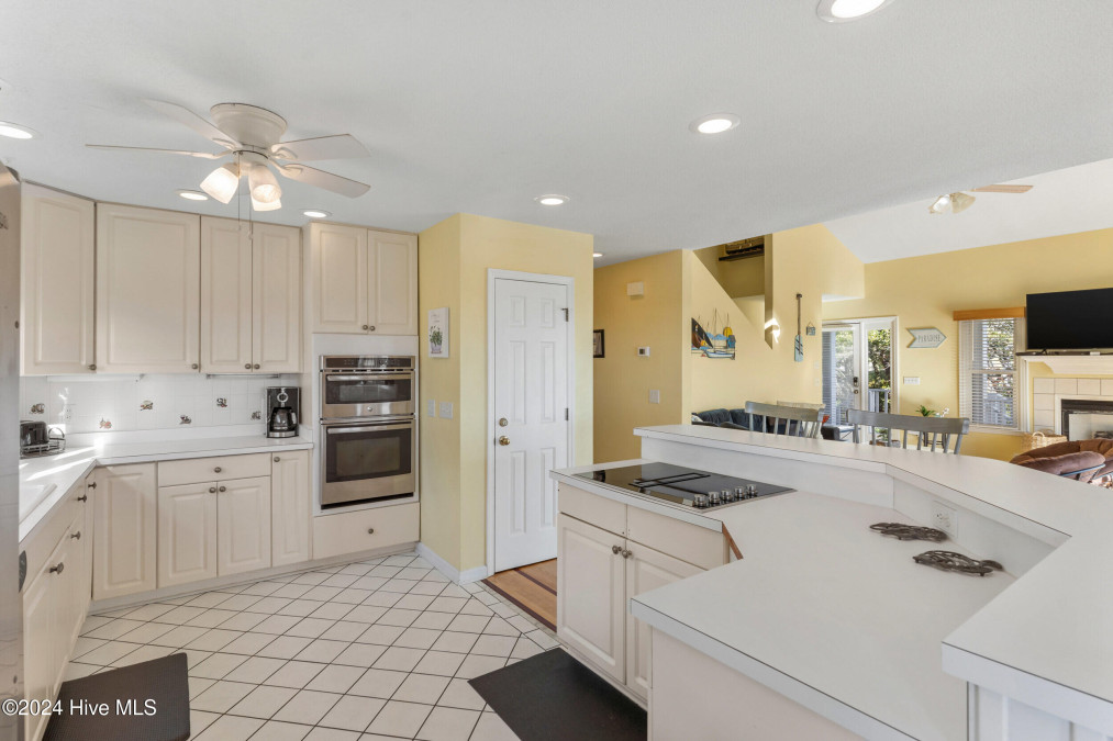 6701 Loggerhead Ct Oak Island, NC 28465