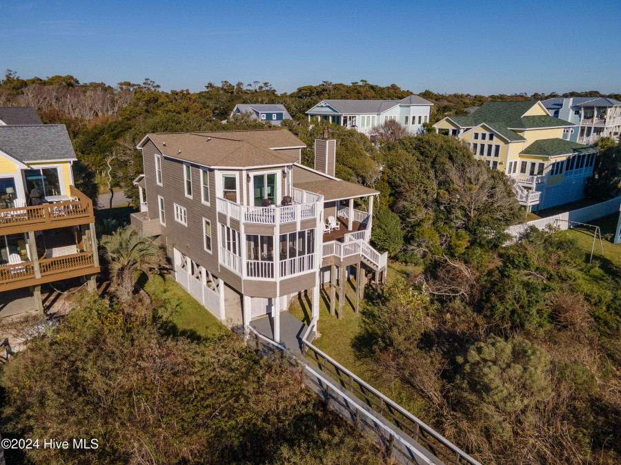 6701 Loggerhead Ct Oak Island, NC 28465