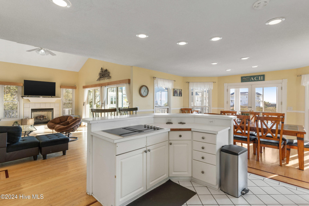 6701 Loggerhead Ct Oak Island, NC 28465