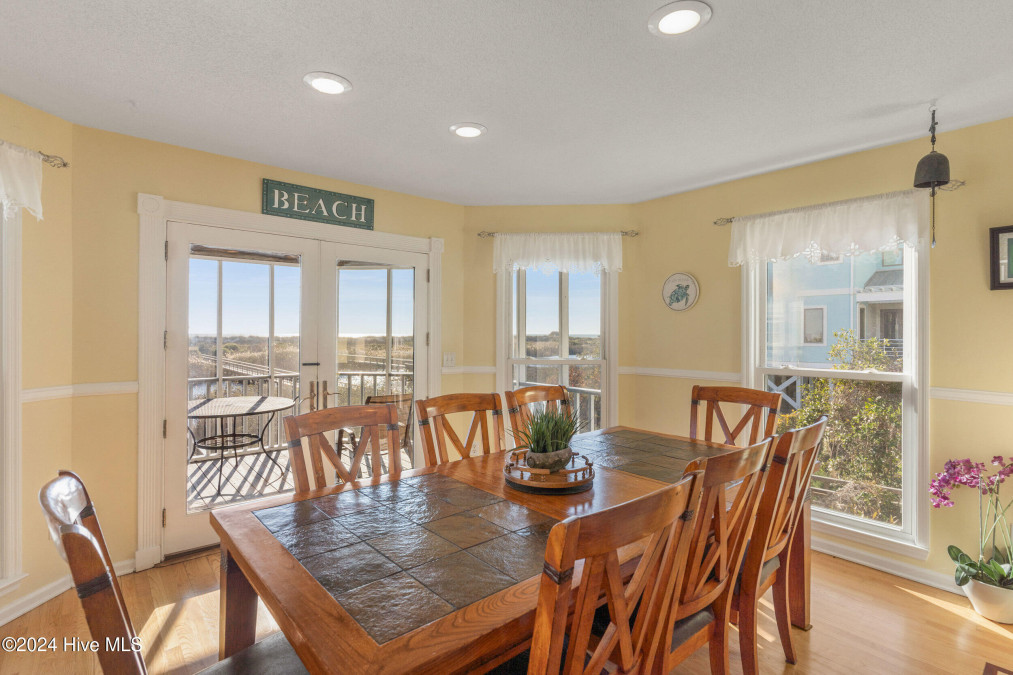 6701 Loggerhead Ct Oak Island, NC 28465