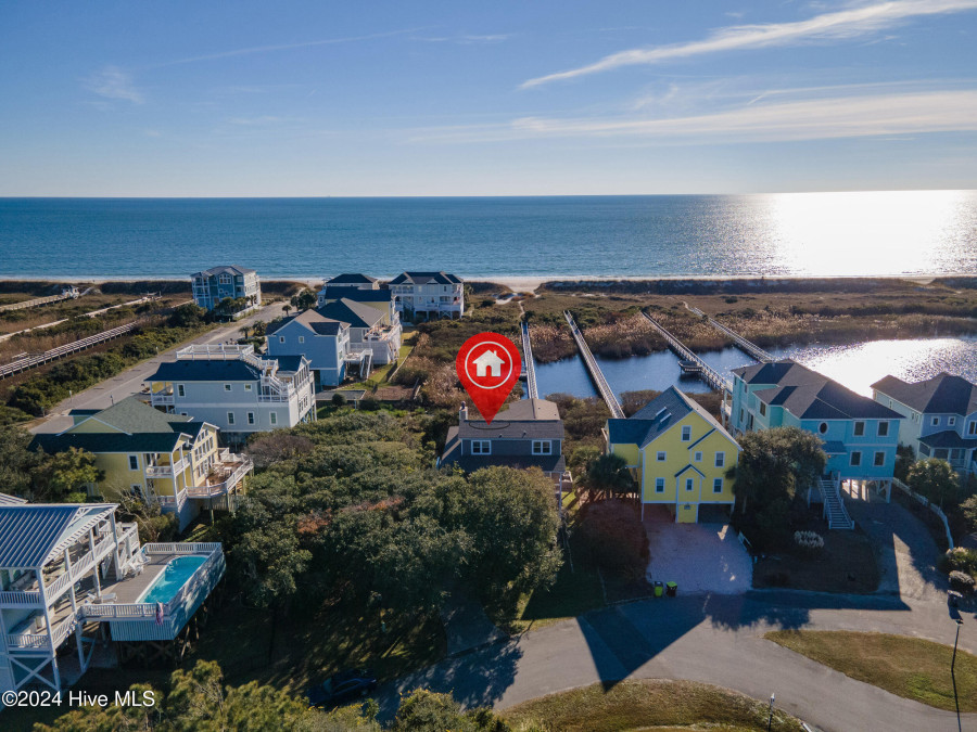 6701 Loggerhead Ct Oak Island, NC 28465