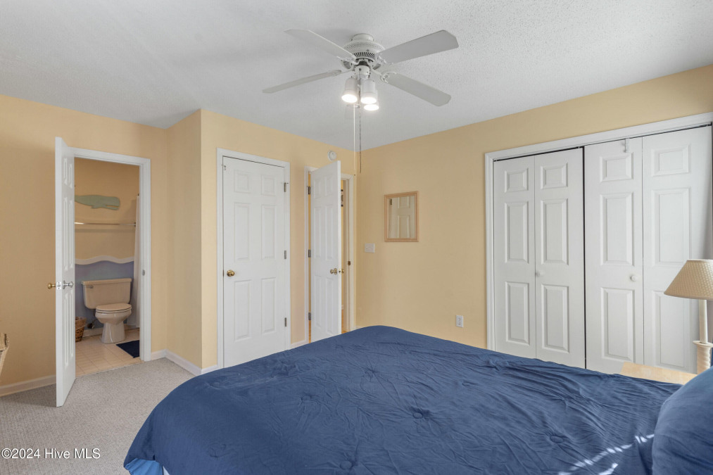 6701 Loggerhead Ct Oak Island, NC 28465