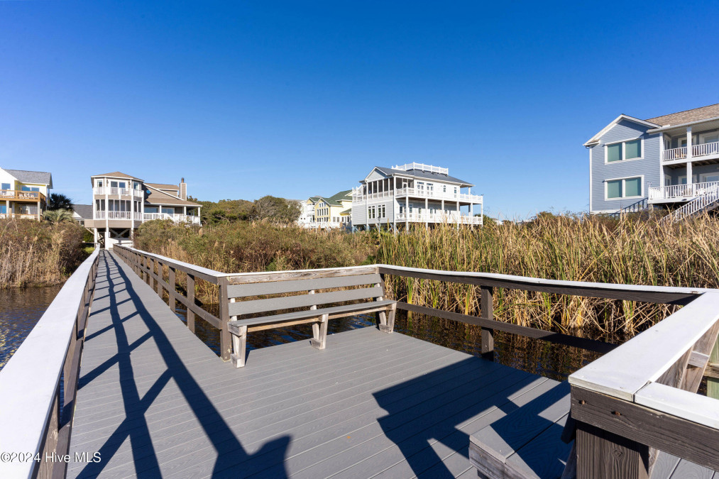 6701 Loggerhead Ct Oak Island, NC 28465