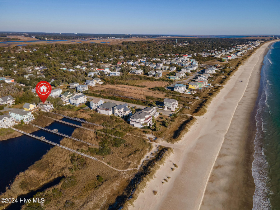 6701 Loggerhead Ct Oak Island, NC 28465