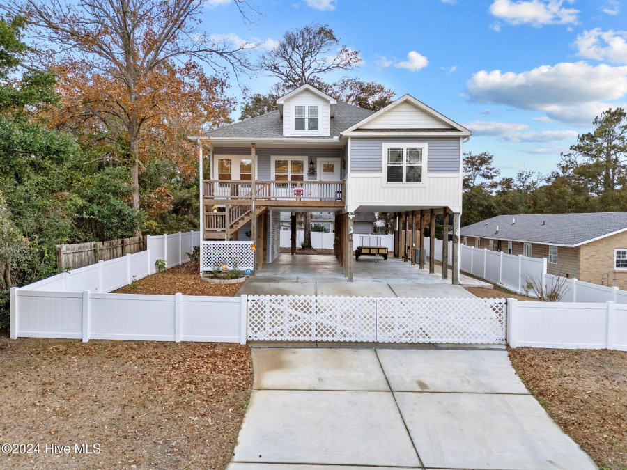 411 Keziah St Oak Island, NC 28465