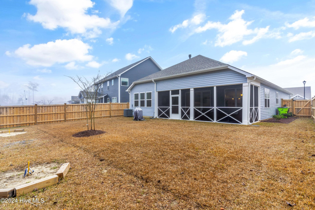 516 Edgewater Way Surf City, NC 28445