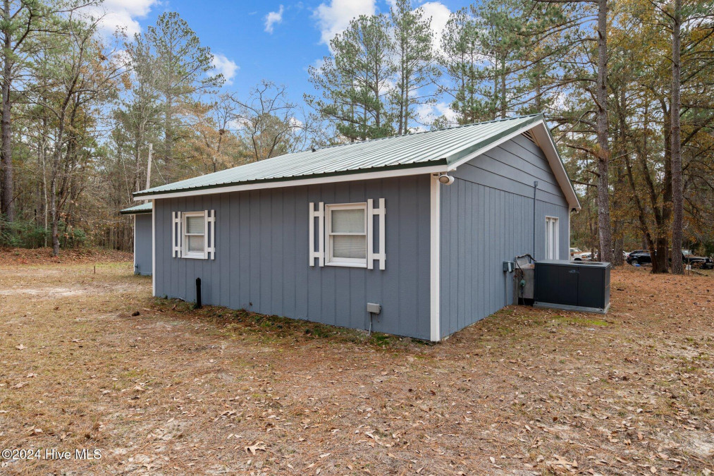 30628 Hillcreek Rd Wagram, NC 28396