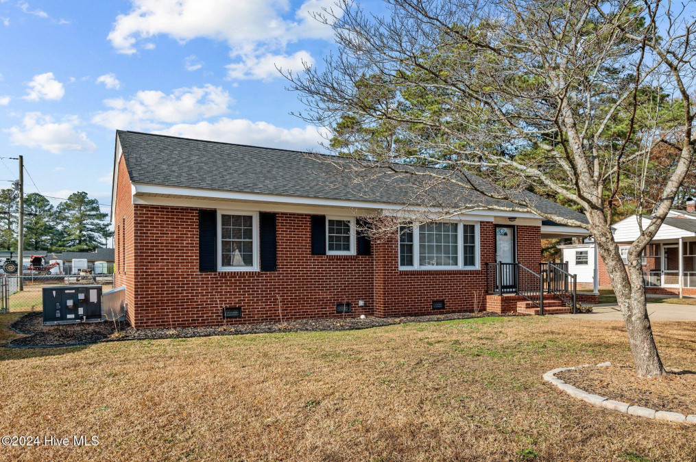 2314 Saint Andrew St Tarboro, NC 27886