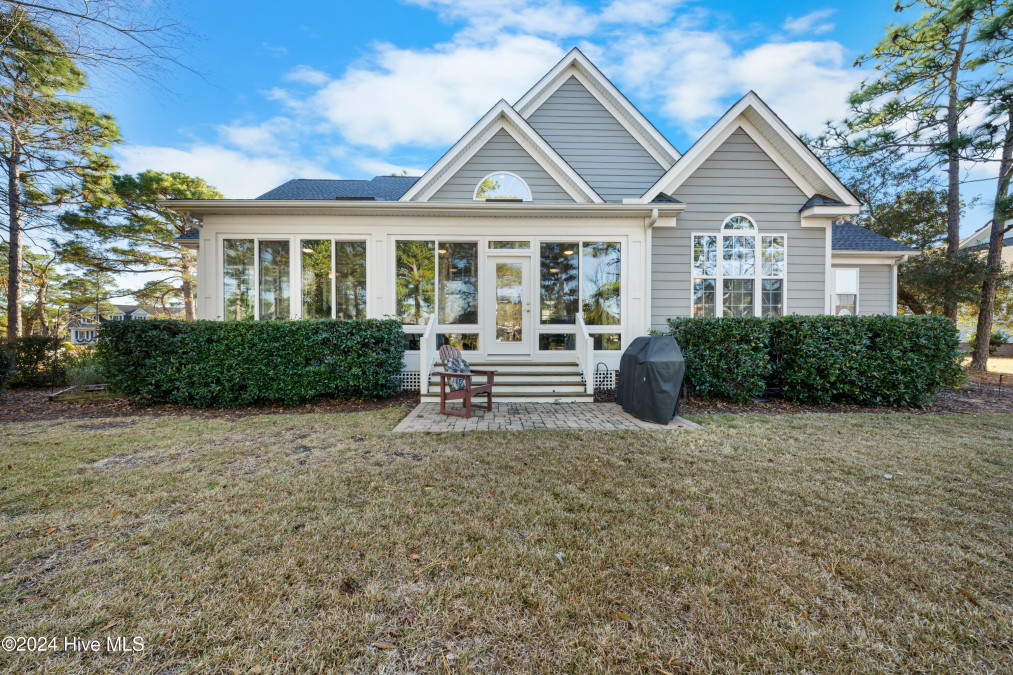 2472 St James Dr Southport, NC 28461