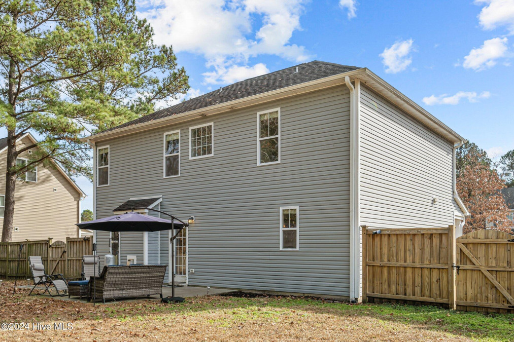 110 Roughleaf Trl Hampstead, NC 28443