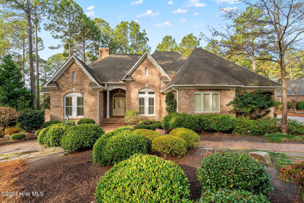 54 Mcmichael Dr Pinehurst, NC 28374