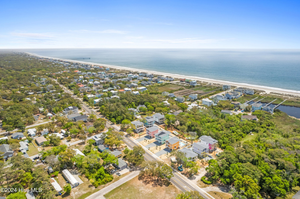 6603 Oak Island Dr Oak Island, NC 28465