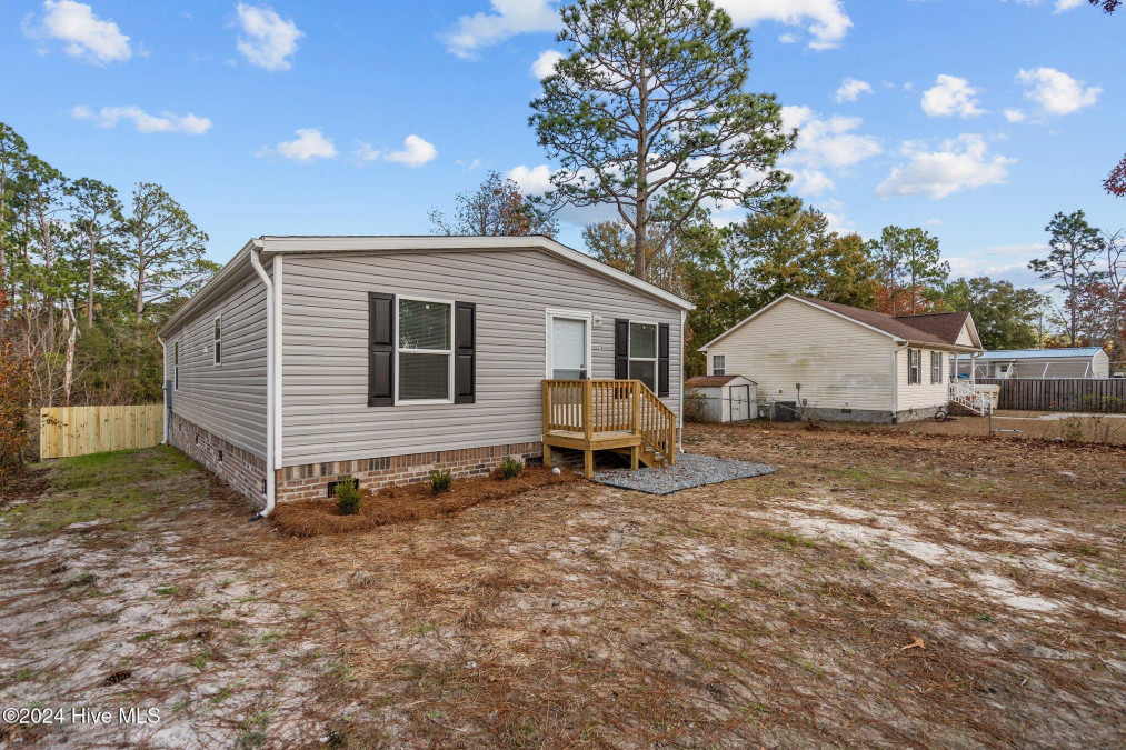 216 Sycamore Rd Southport, NC 28461