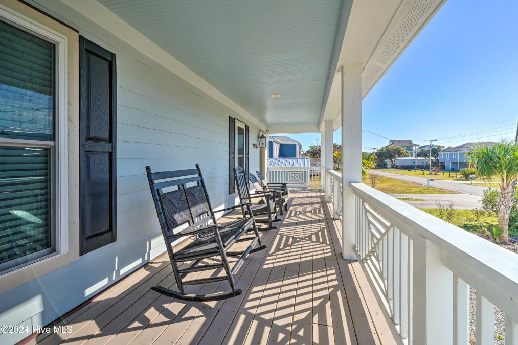 9038 9th St Surf City, NC 28445