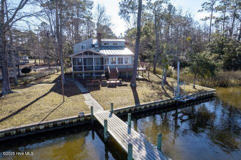 6206 Mainsail Point Rd Oriental, NC 28571