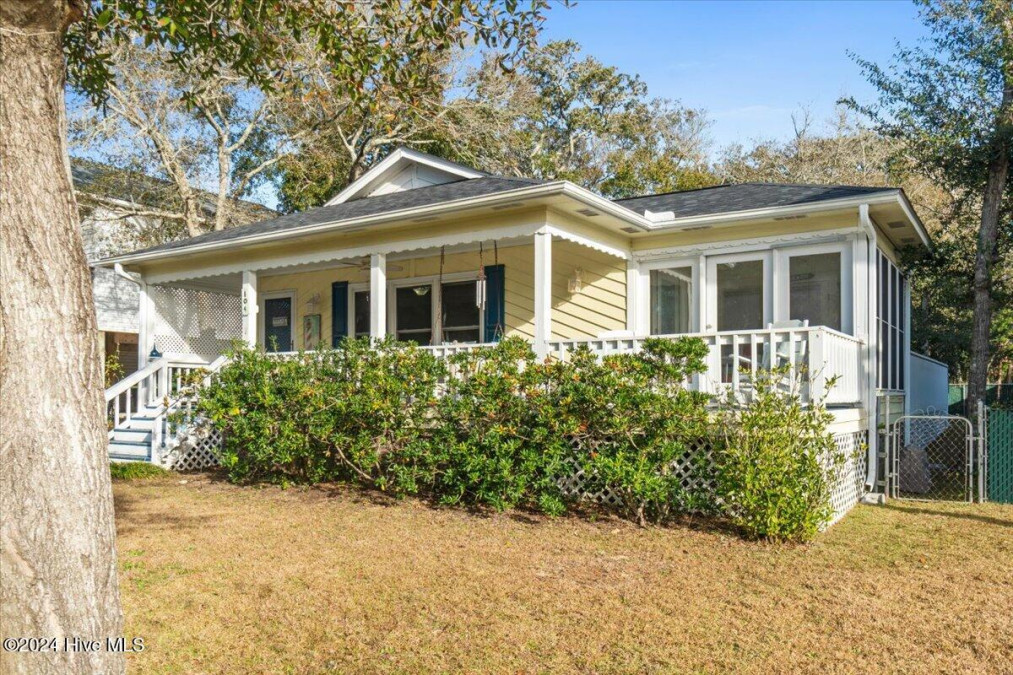 104 36th St Oak Island, NC 28465