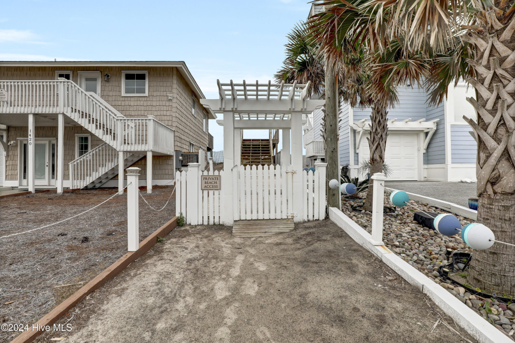 140 Atkinson Rd Surf City, NC 28445