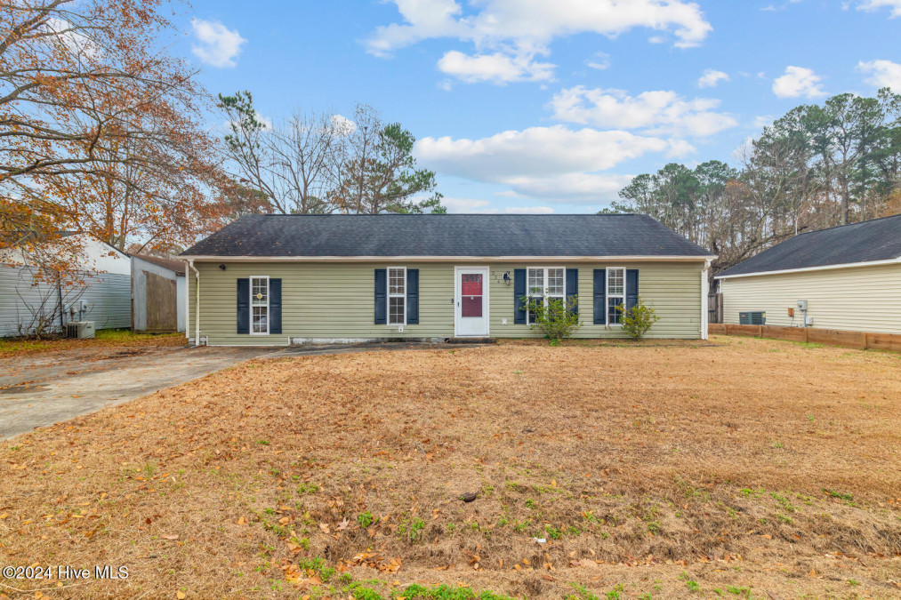 224 Lakewood Dr Jacksonville, NC 28546