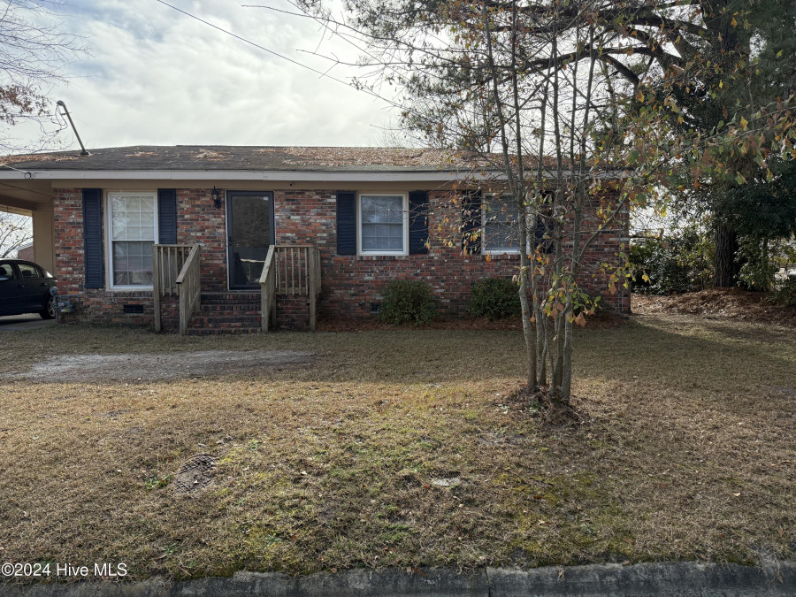 110 Hammond St Winterville, NC 28590