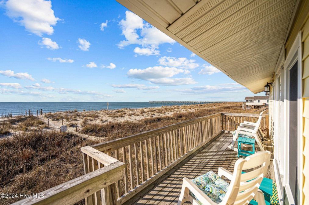 1617 Beach Dr Oak Island, NC 28465