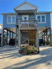 4317 Pelican Dr Oak Island, NC 28465