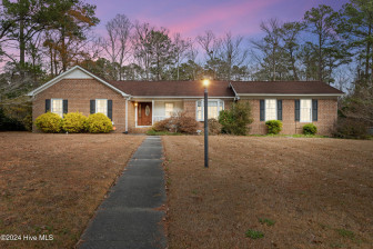 106 Fairway Rd Jacksonville, NC 28546