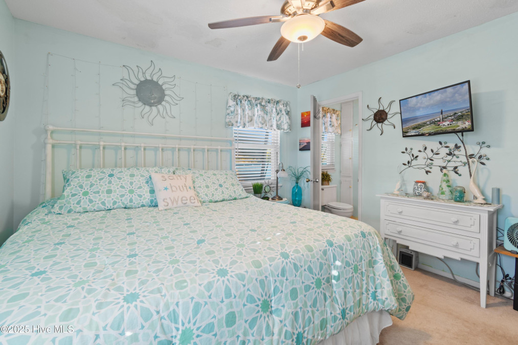 3617 Shoreline Dr Oak Island, NC 28465