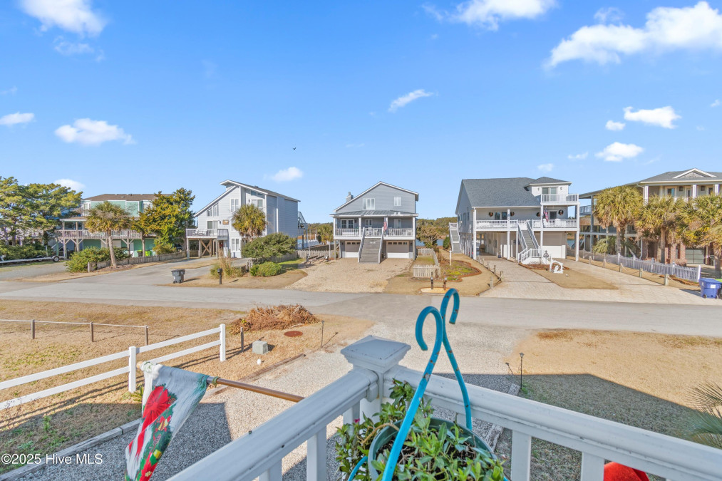 3617 Shoreline Dr Oak Island, NC 28465