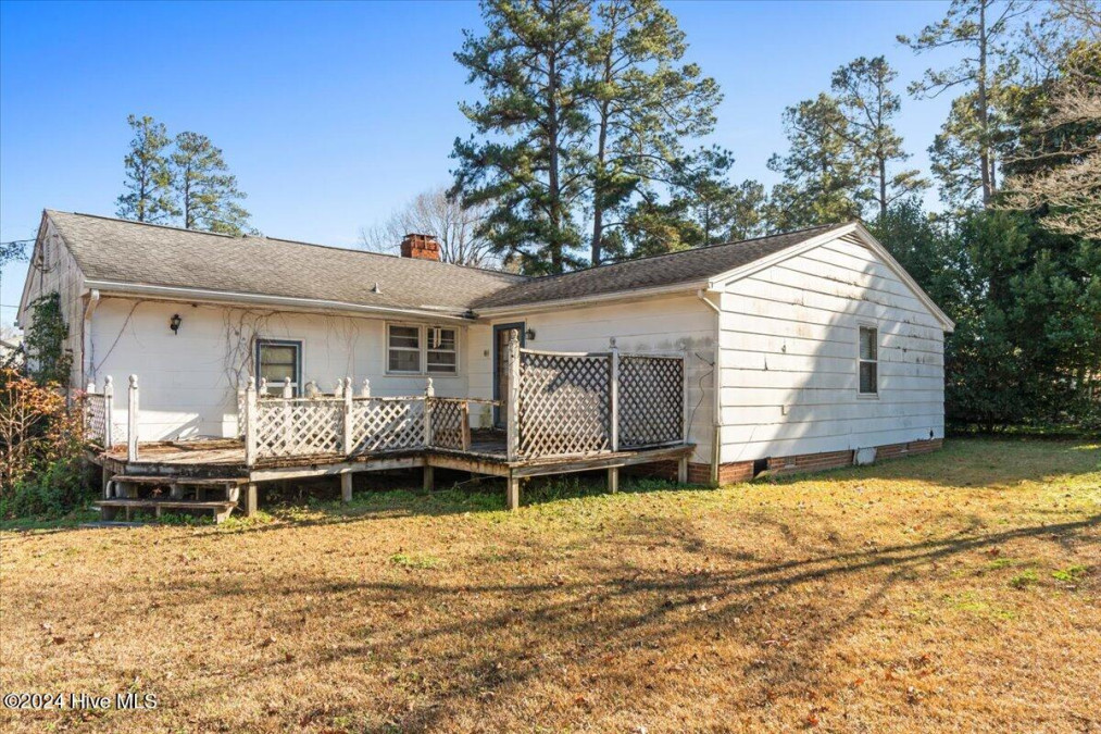 215 Garrell St Whiteville, NC 28472