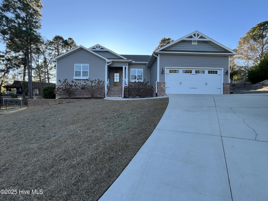 7 Crystal Ct Pinehurst, NC 28374