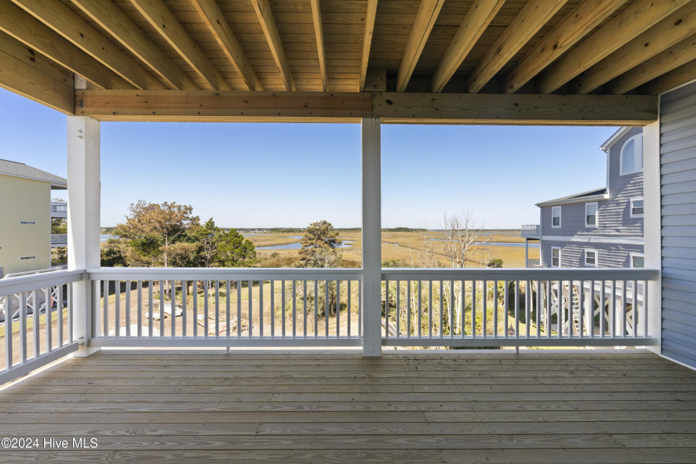 2083 New River Inlet Rd North Topsail Beach, NC 28460