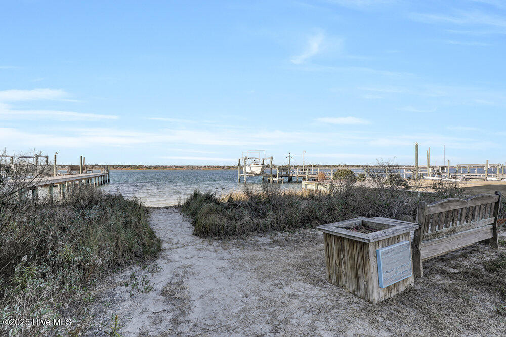 405 Bridgers Ave Topsail Beach, NC 28445