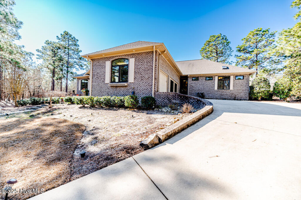 835 Lake Dornoch Dr Pinehurst, NC 28374