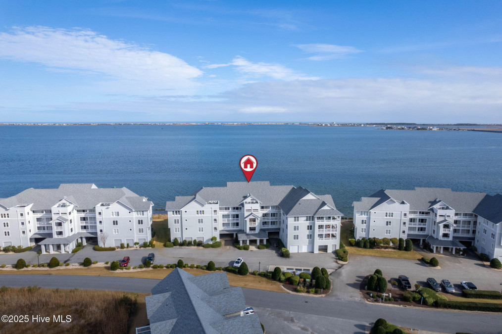 1323 Ballast Point Manteo, NC 27954