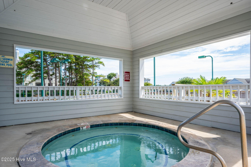 1323 Ballast Point Manteo, NC 27954