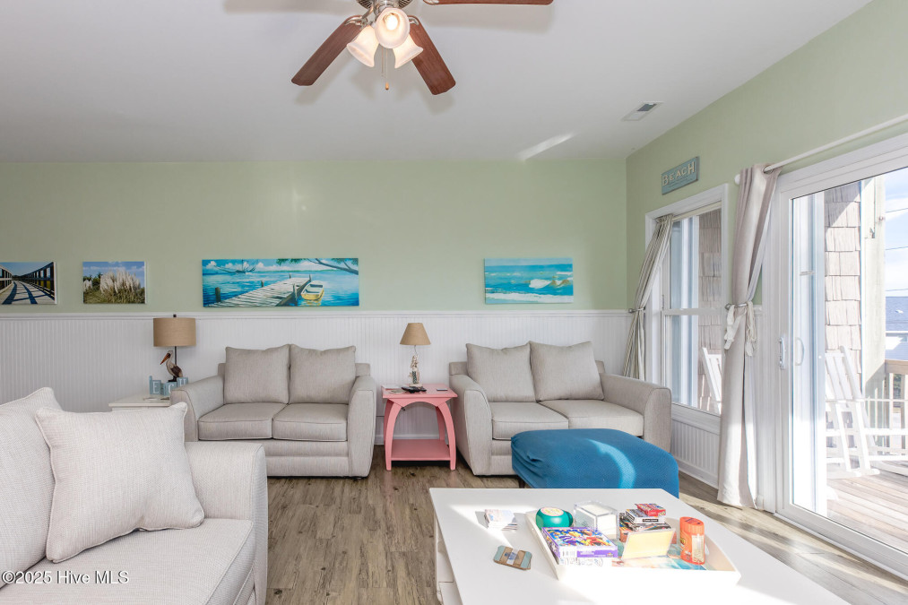 104 Windward Dr Surf City, NC 28445