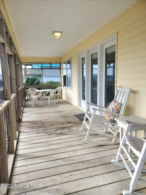 932 Ocean Blvd Topsail Beach, NC 28445