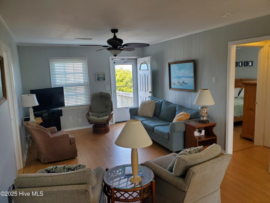 932 Ocean Blvd Topsail Beach, NC 28445