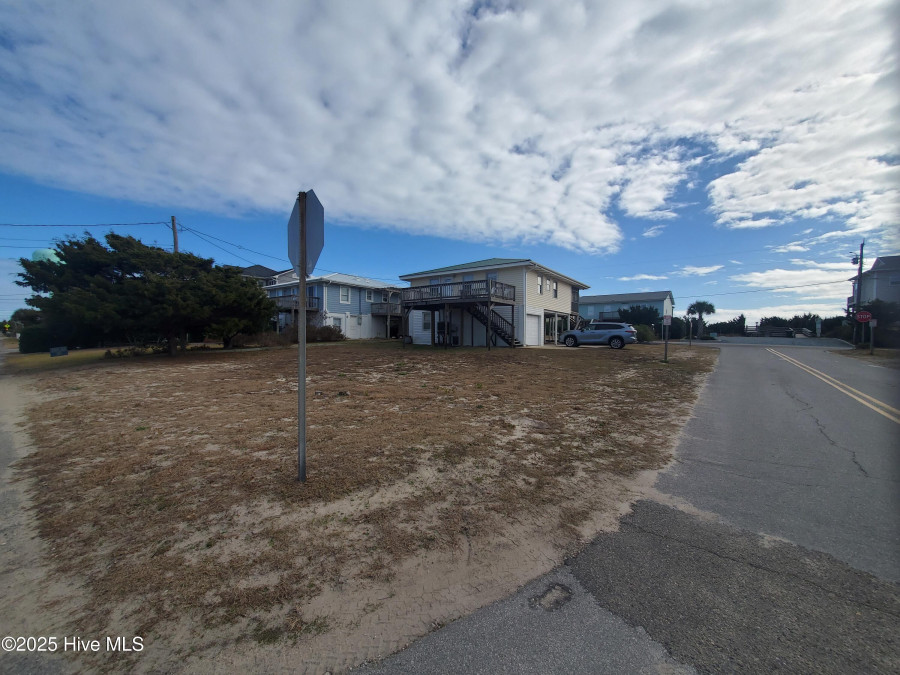 932 Ocean Blvd Topsail Beach, NC 28445