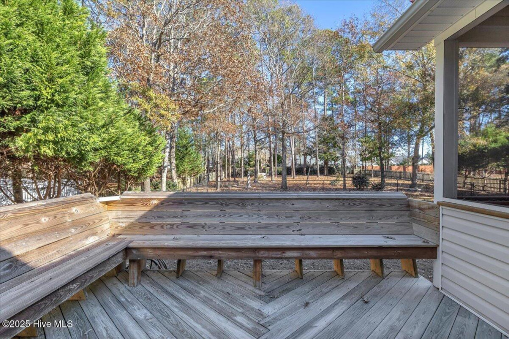 110 White Swan Way Swansboro, NC 28584