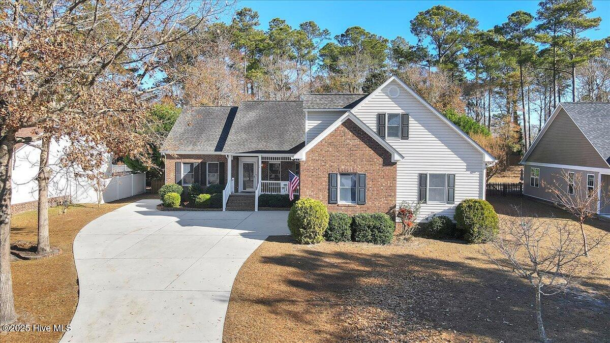 110 White Swan Way Swansboro, NC 28584